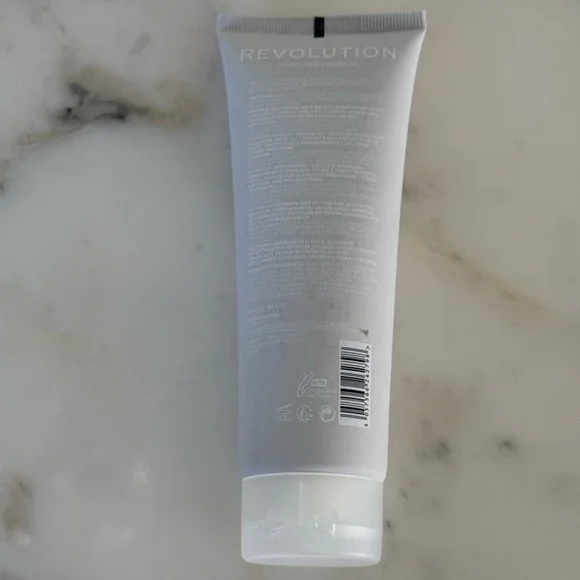 New revolution gentle eye makeup remover - Picture 4 of 4